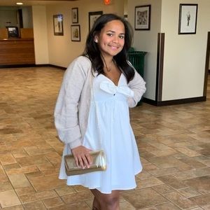 Meet your Posher, Laya